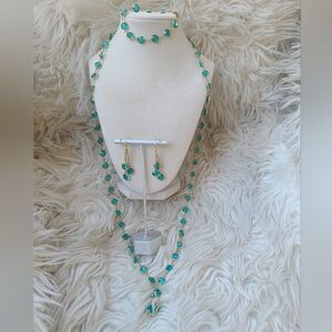 SAL Swarovski Aqua Crystal Gold Toned Necklace Set-Excellent Vintage Condition